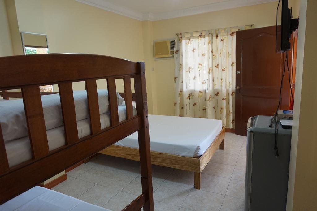 Family Room with Sea View,447917457:JPEG