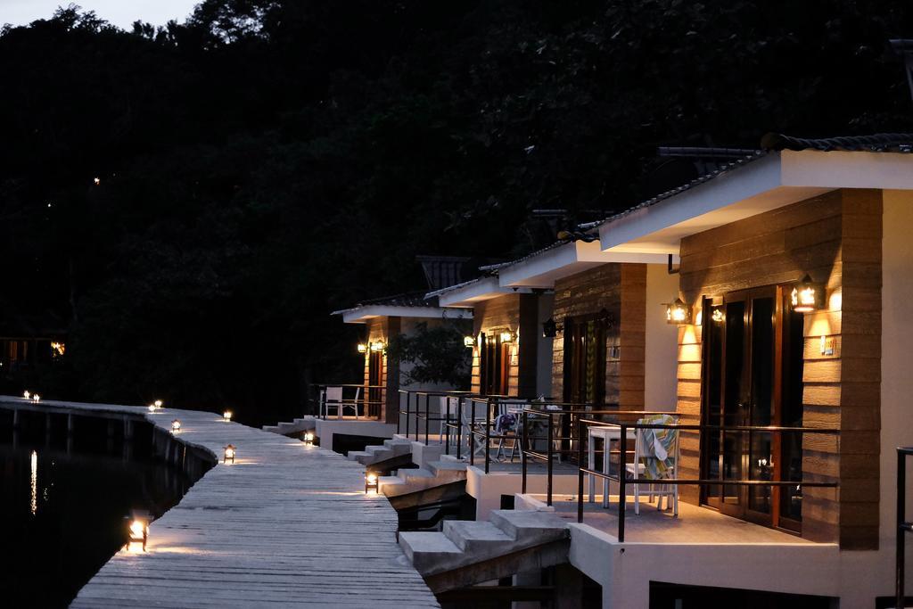 Premium Lakeside Cabanas