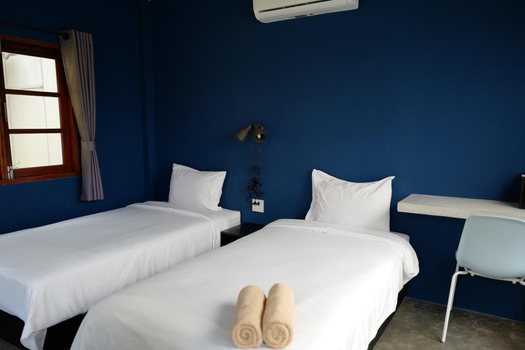 Budget Twin Room,704482090:JPEG