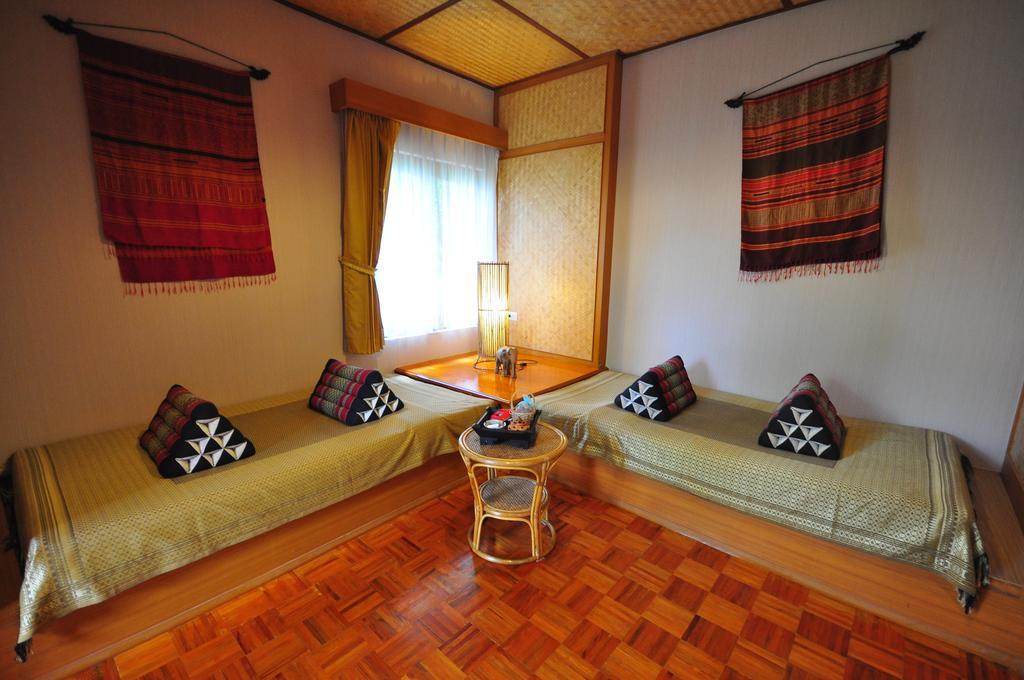 Deluxe King Suite,461086185:JPEG