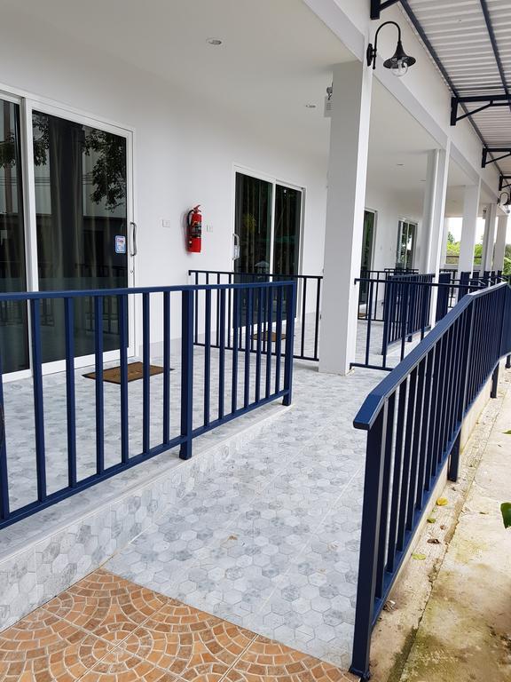 Deluxe Triple Room,461188554:JPEG