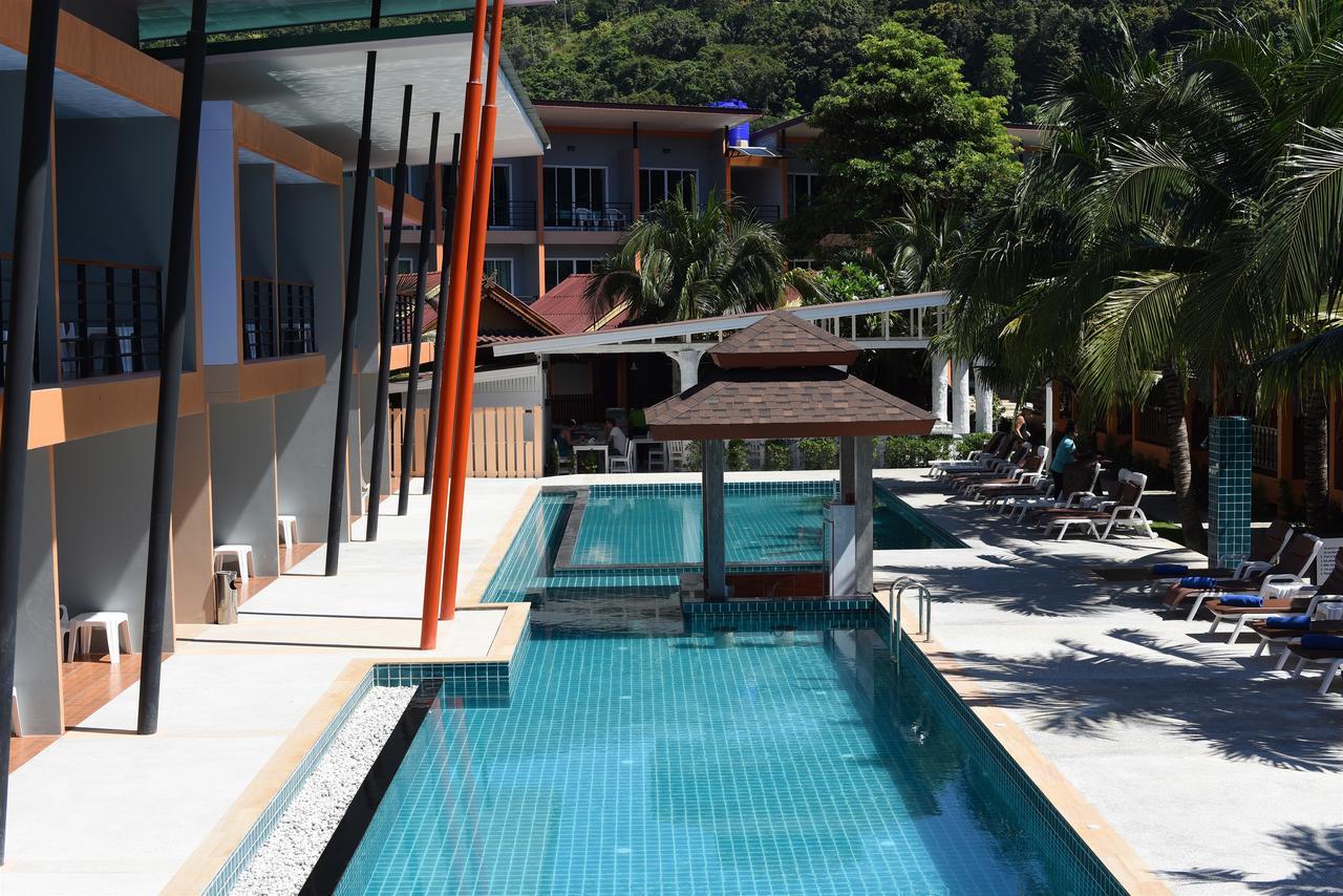 Deluxe Double Room with Pool View