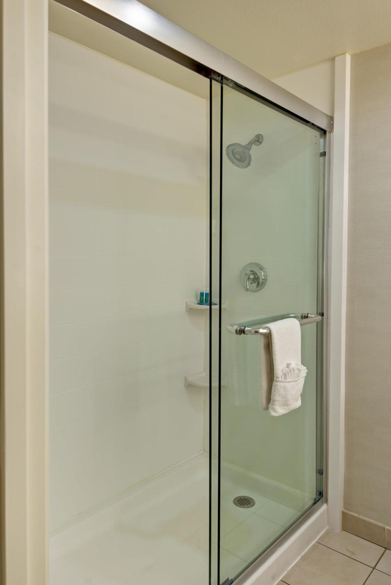 Standard Room,1438991893:JPEG