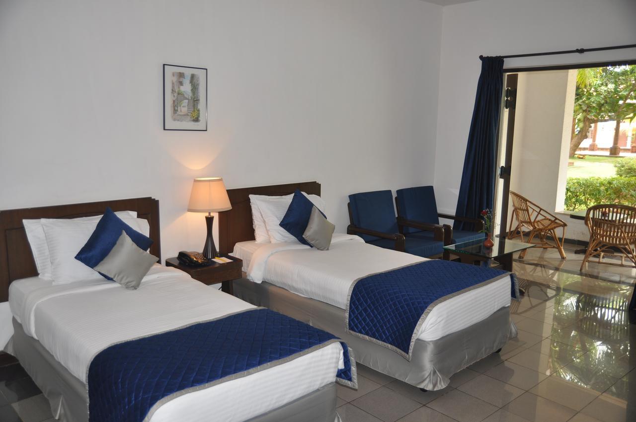 Standard Double or Twin Room,1213184257:JPEG