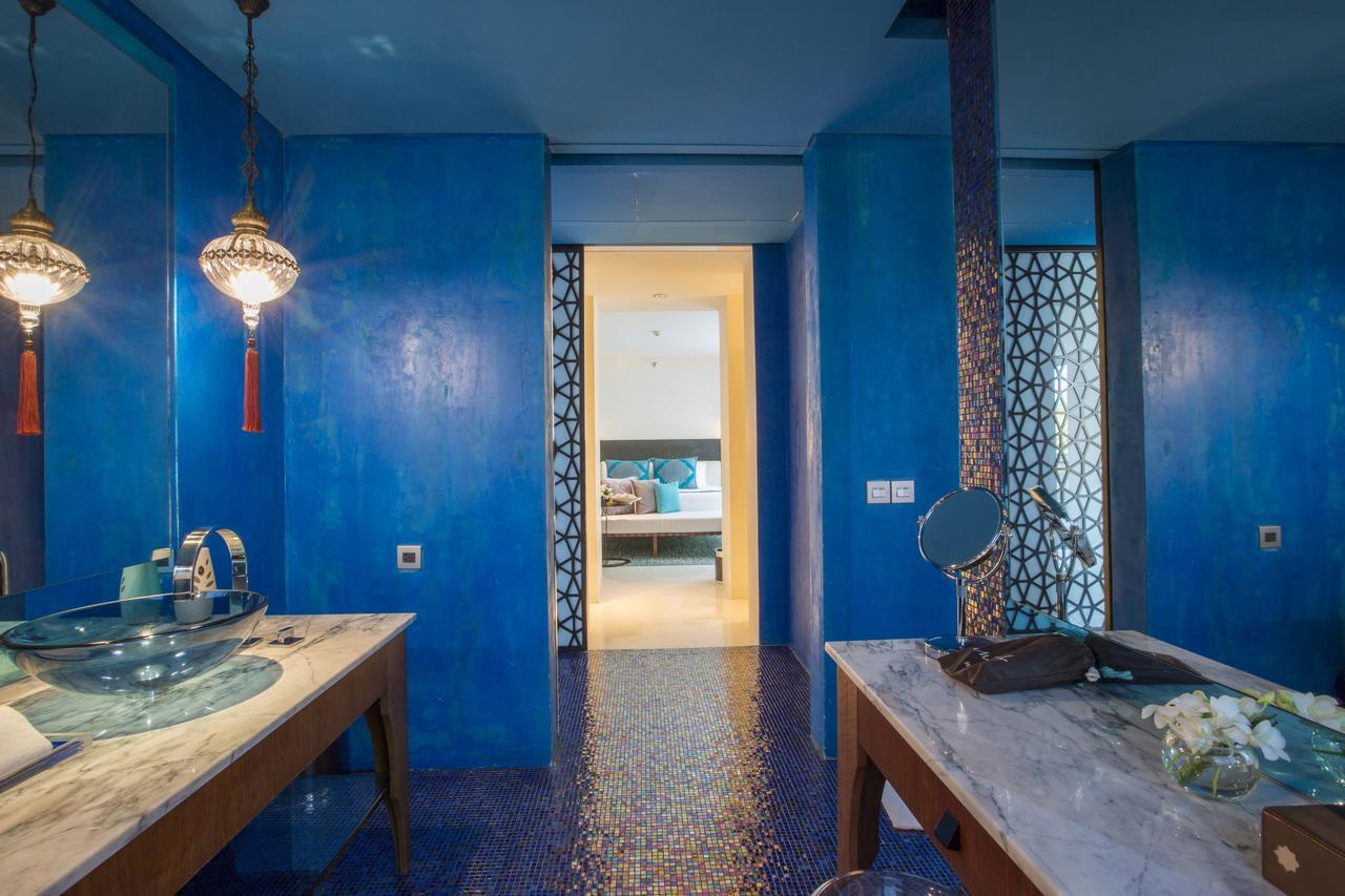 Celestial Suite und Whirlpool im Schlafzimmer