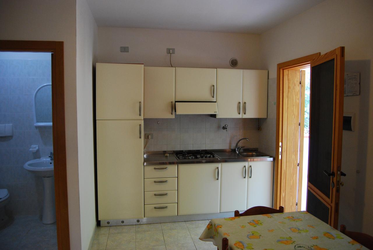Three-Bedroom Bungalow,525973452:JPEG