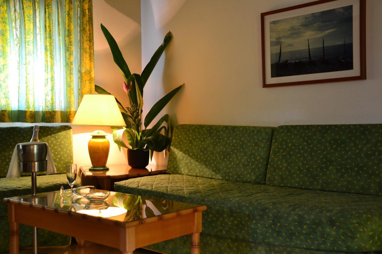 Superior Bungalow,526837593:JPEG