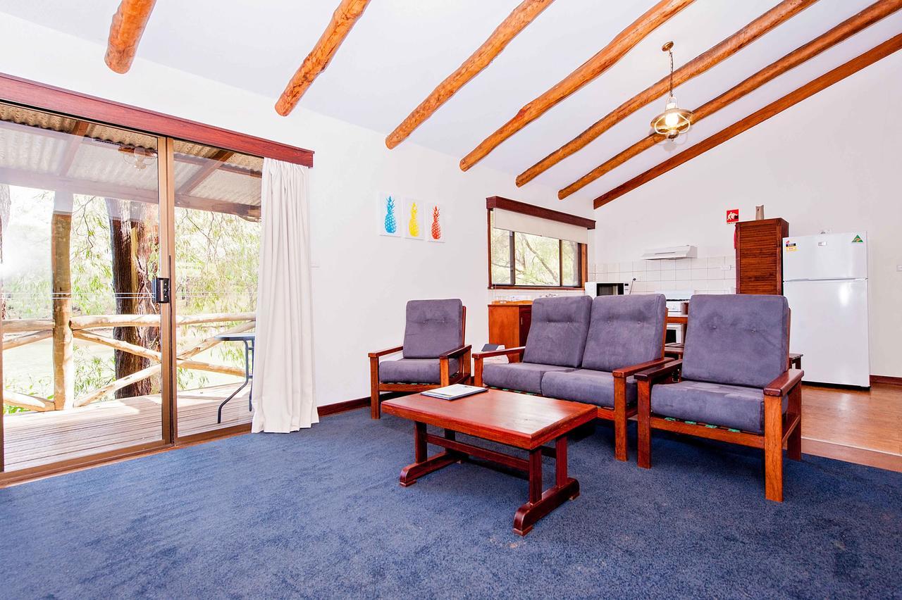 Family Room with Balcony,543032544:JPEG