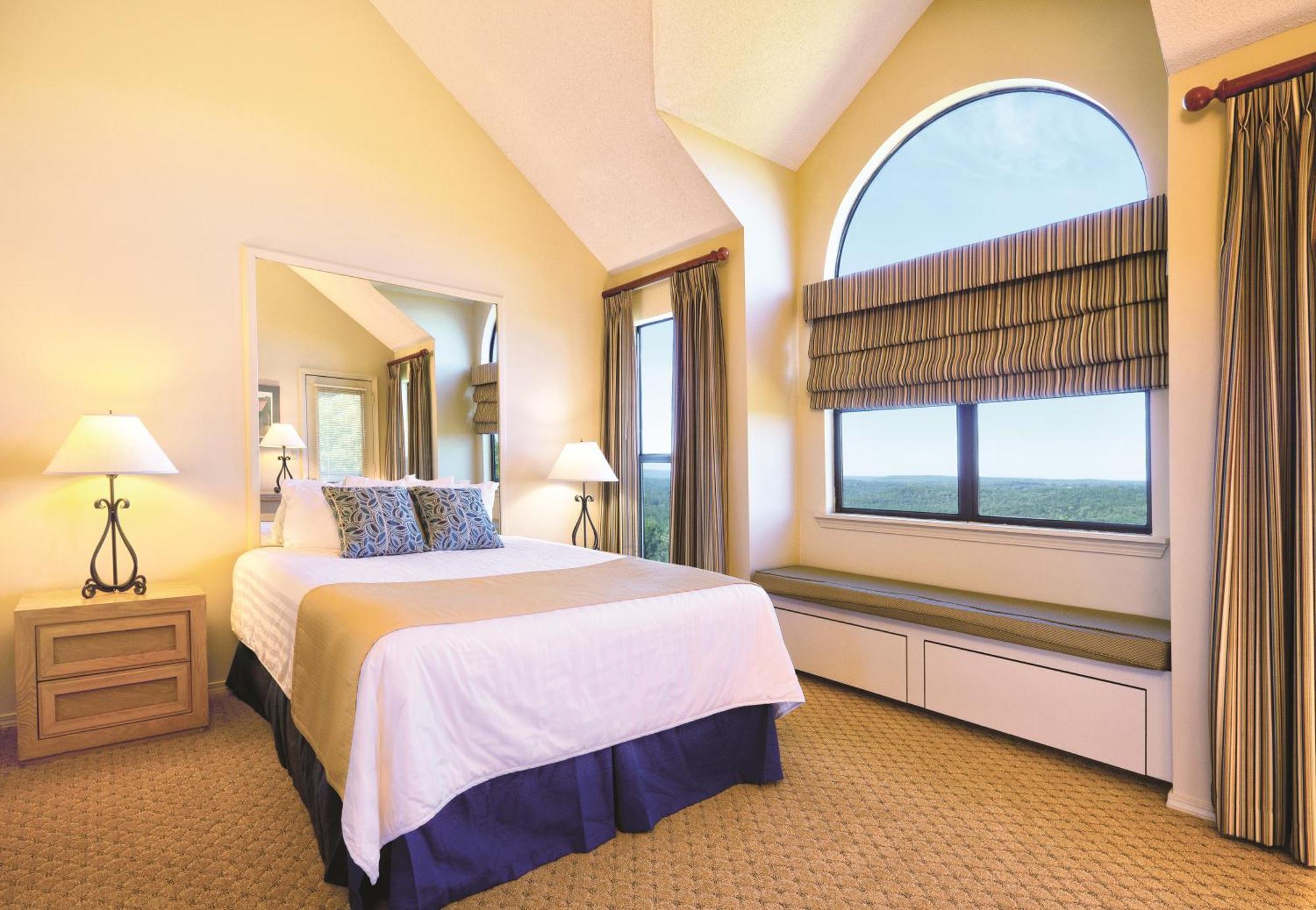 One-Bedroom Deluxe