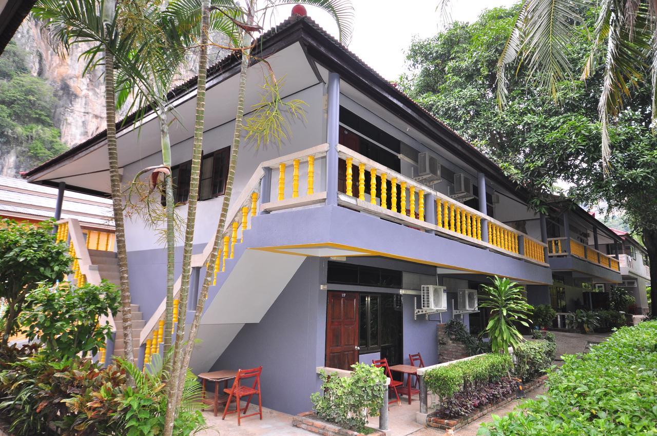 Standard Double Air Building