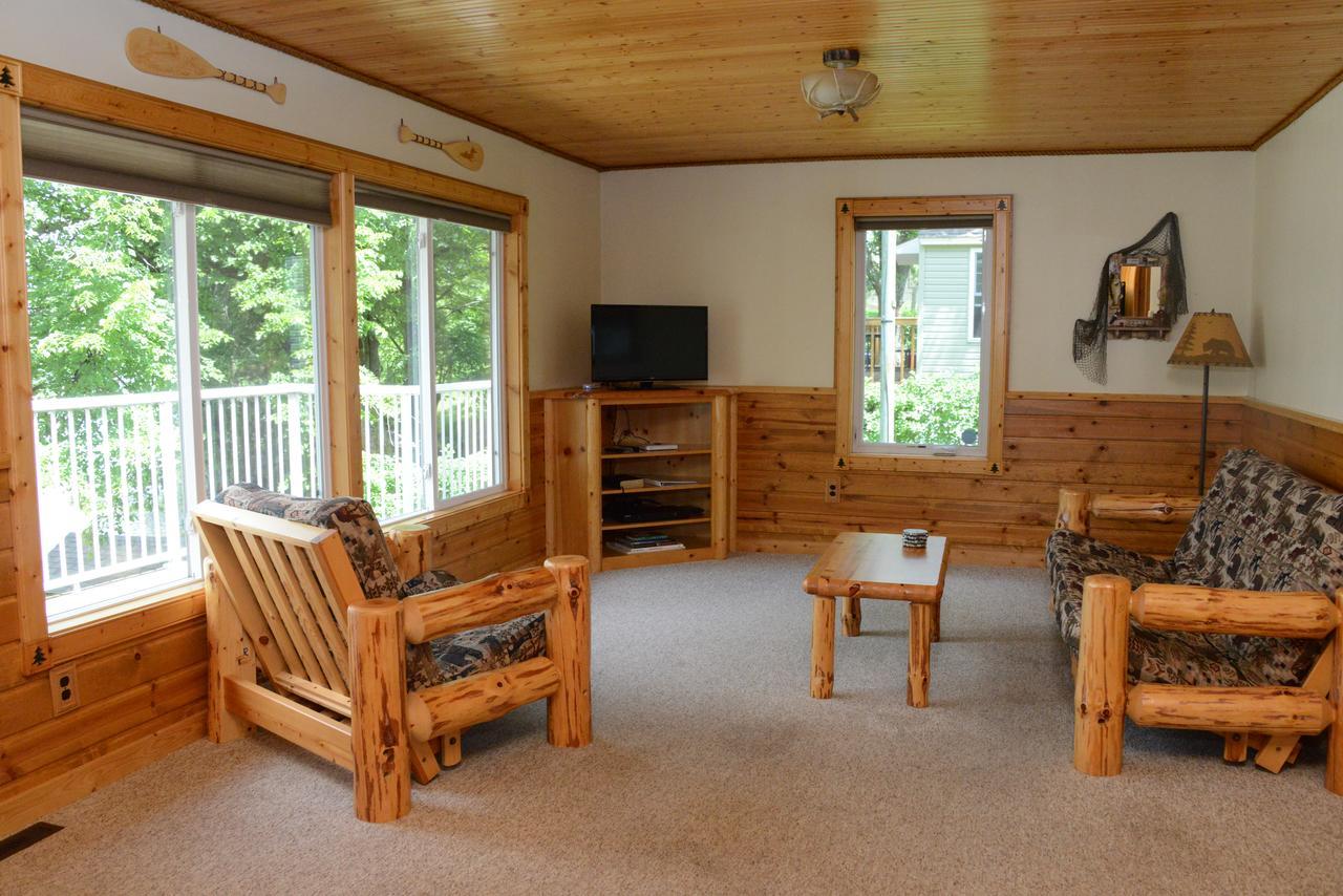 Three-Bedroom House,631895202:JPEG