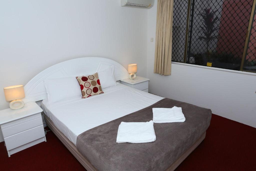 Budget One-Bedroom Apartment,72260114:JPEG