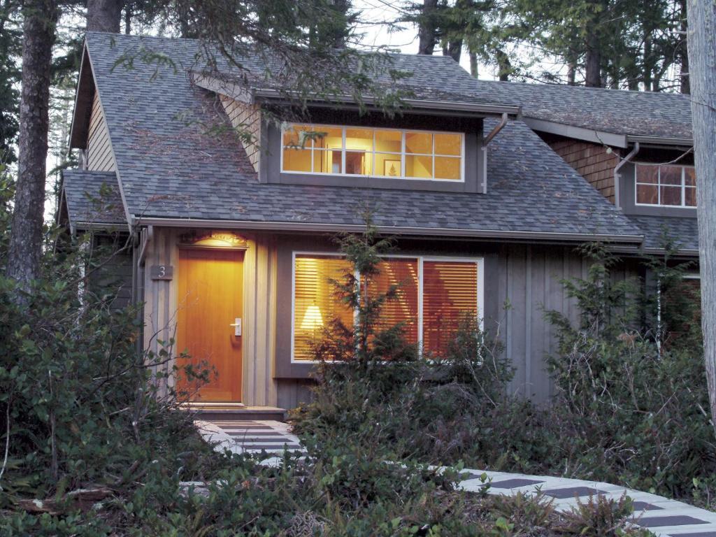 Two-Bedroom Cottage,94833524:JPEG