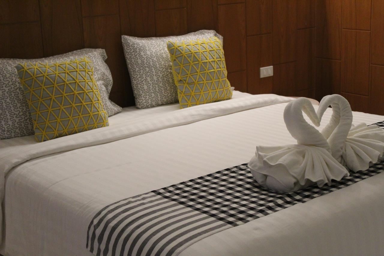 Deluxe Villa King Bed (Back Row),633074553:JPEG