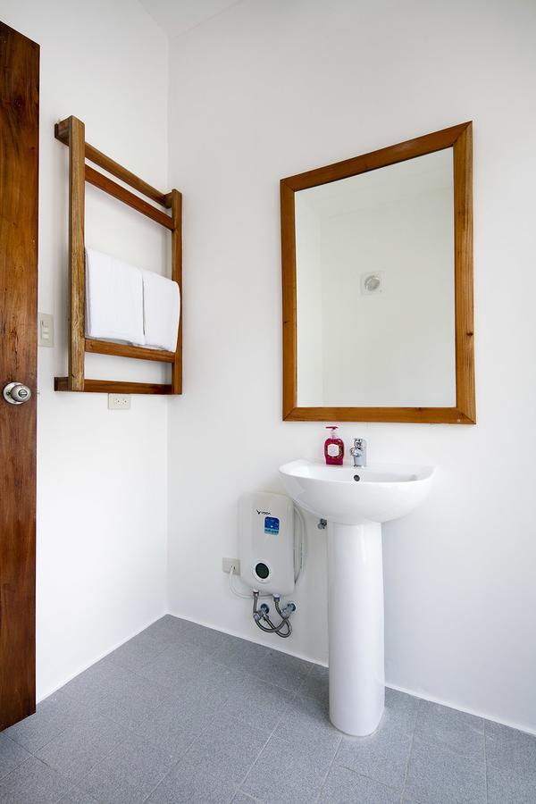 Deluxe Bungalow (Free One-way Airport Departure Transfer),634232337:JPEG