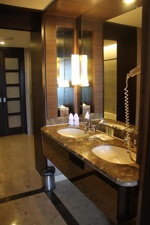 Thistle Suite,113173311:JPEG