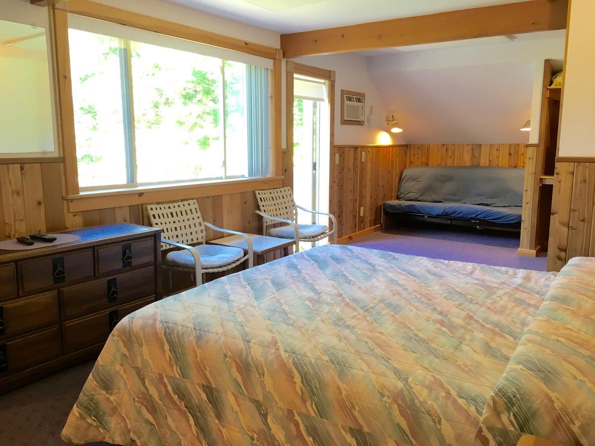 Family Room with Balcony,639334065:JPEG