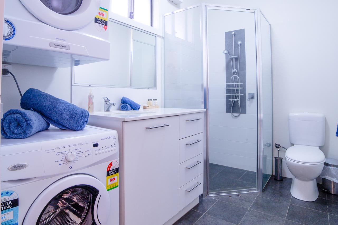 King Suite with Pool View,639790428:JPEG