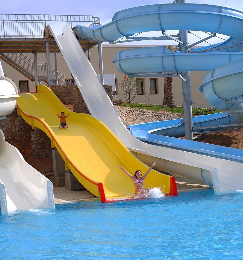 Camera Familiare con Letto Queen-Size o 2 Letti Singoli e Vista Giardino - Spiaggia Jaz Mirabel