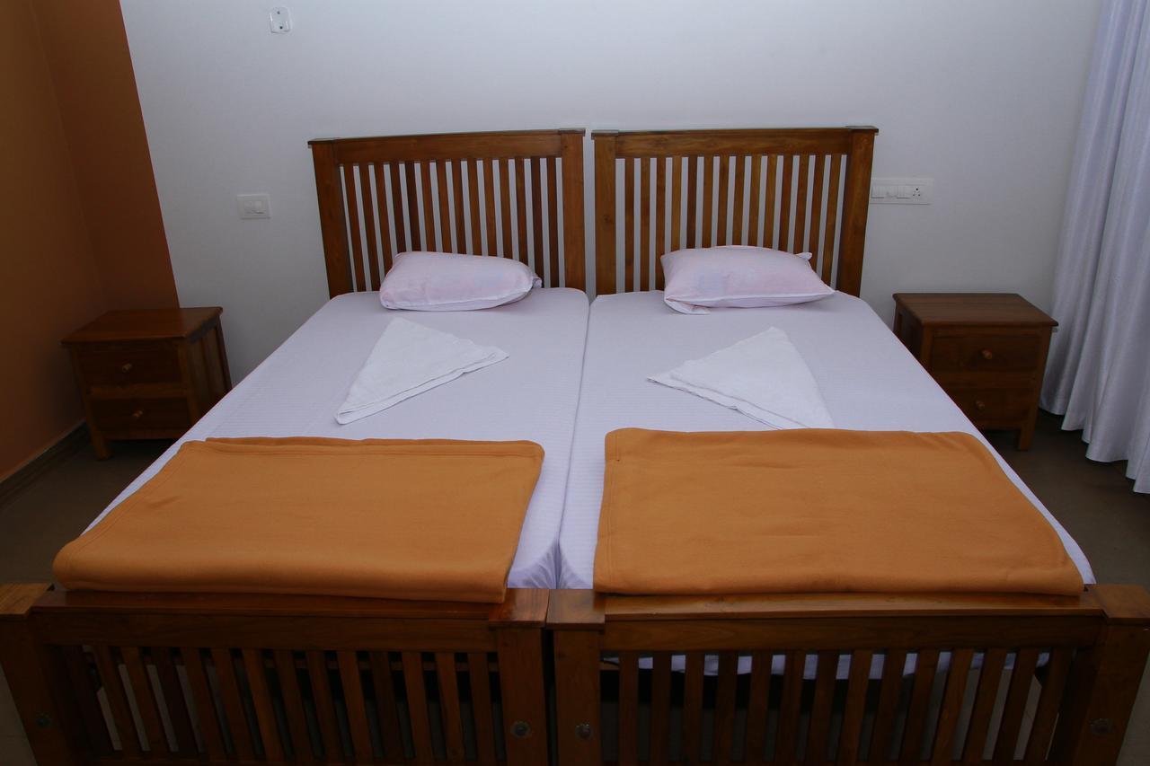 Deluxe Double Room (2 Adults + 1 Child)