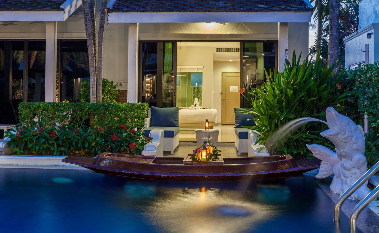 Pool Access Blue Wing,665350461:JPEG