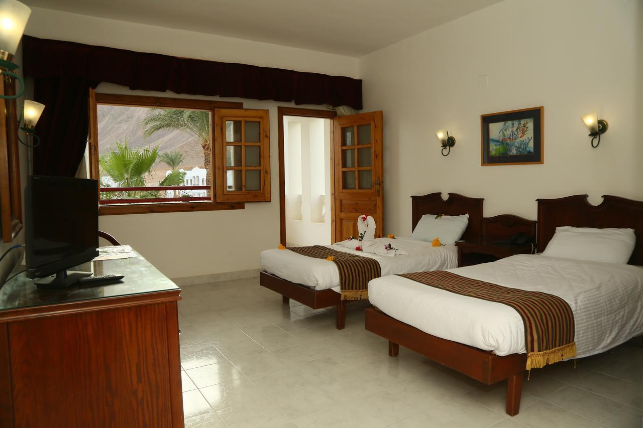 Double Room with Mountain View,1027330630:JPEG