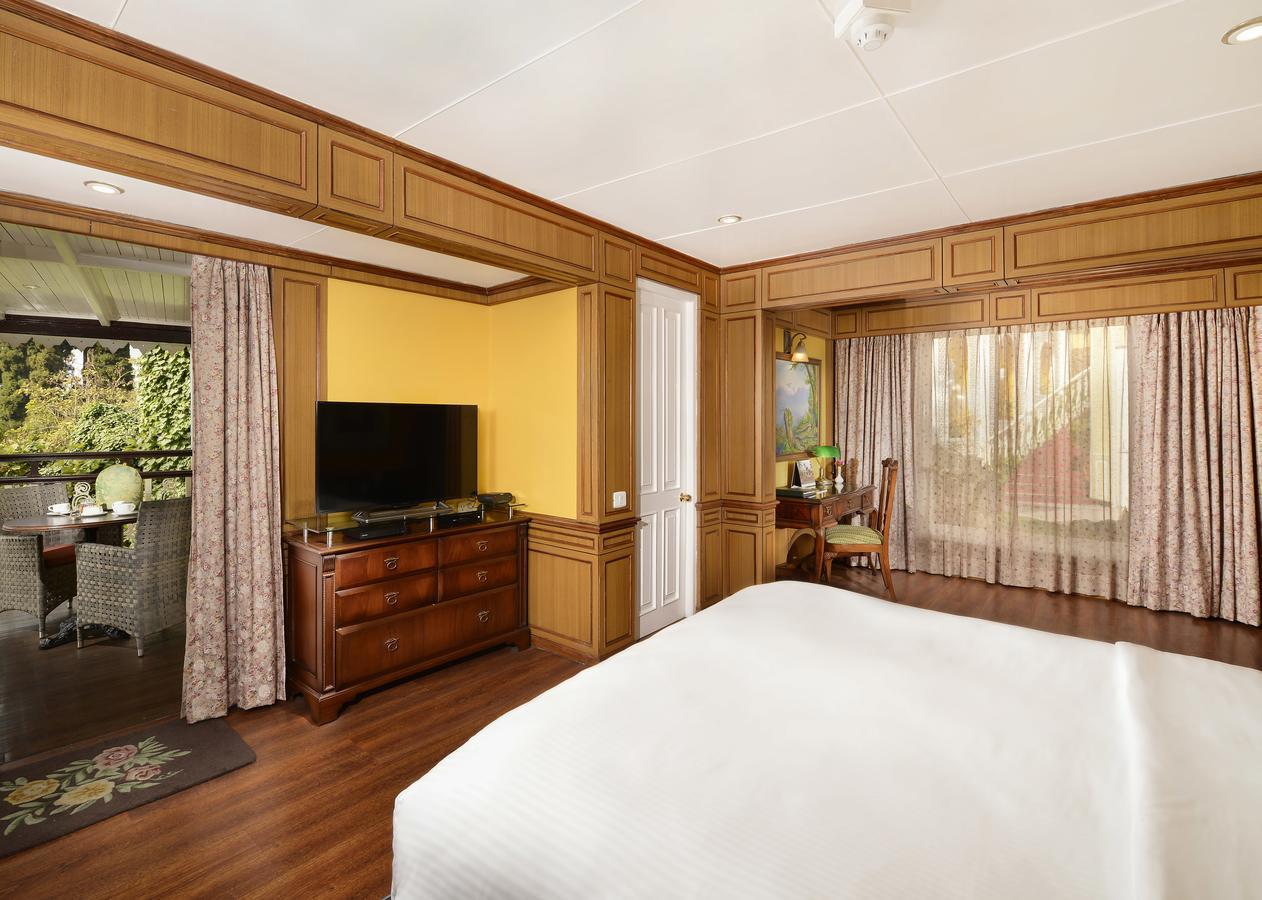 Family Room - 10% Discount on Foods & Soft Beverages* | 15% Discounts on Laundry Services* | INR 500 spa credit during your stay on selective Massage services. TnC Apply.* | Free Minibar - 2 cans of soft Beverages (Once on Arrival)