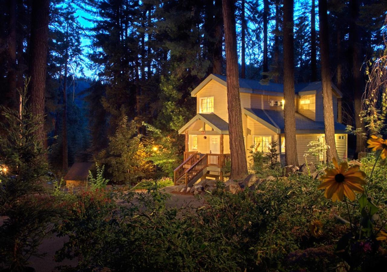 Cottage Queen room with Two Queen Beds,1338923480:JPEG