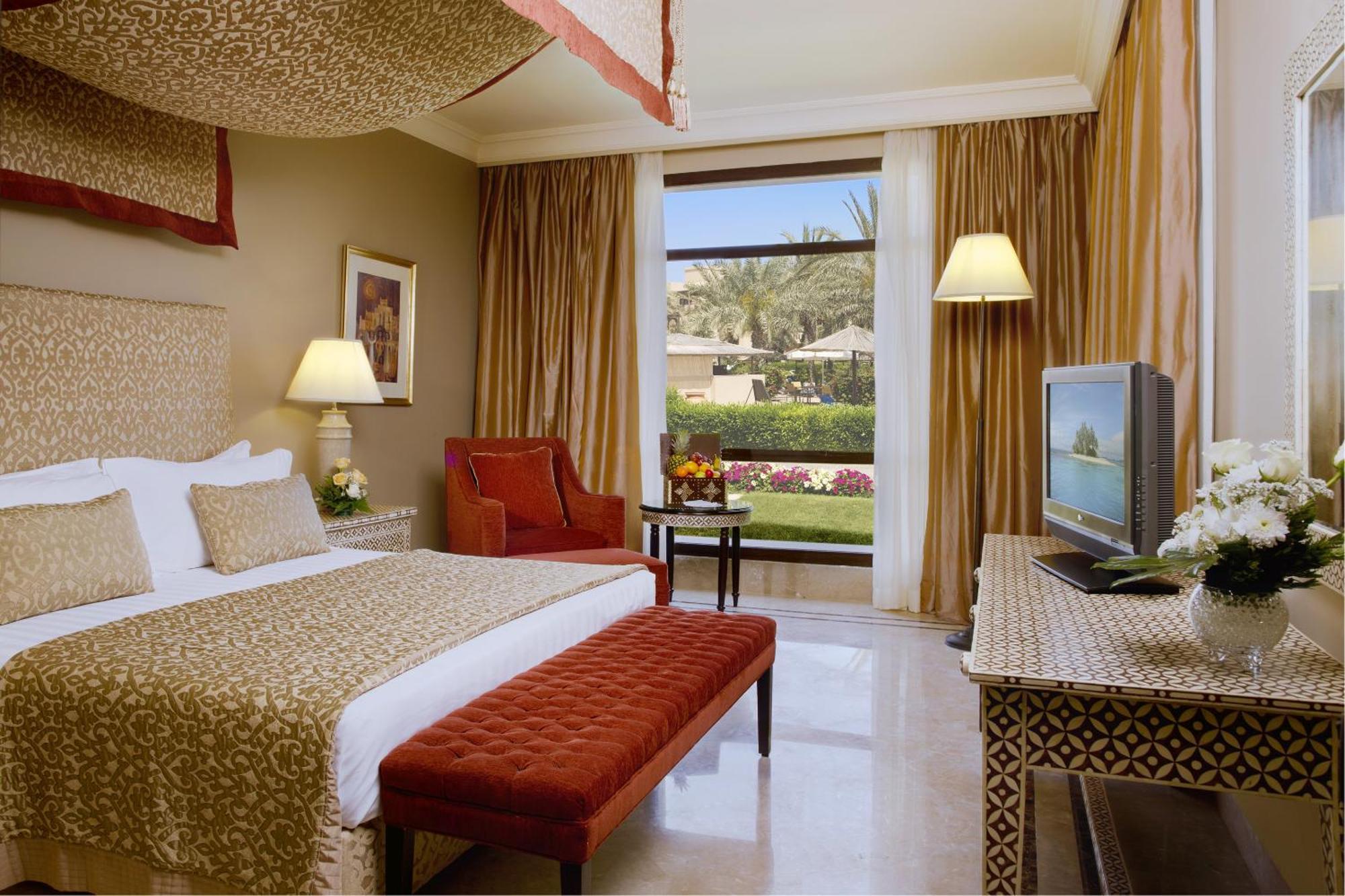 Al Bawadi Suite Queen Bed Ocean View - Includes 20% Discount on F&B,766296199:JPEG