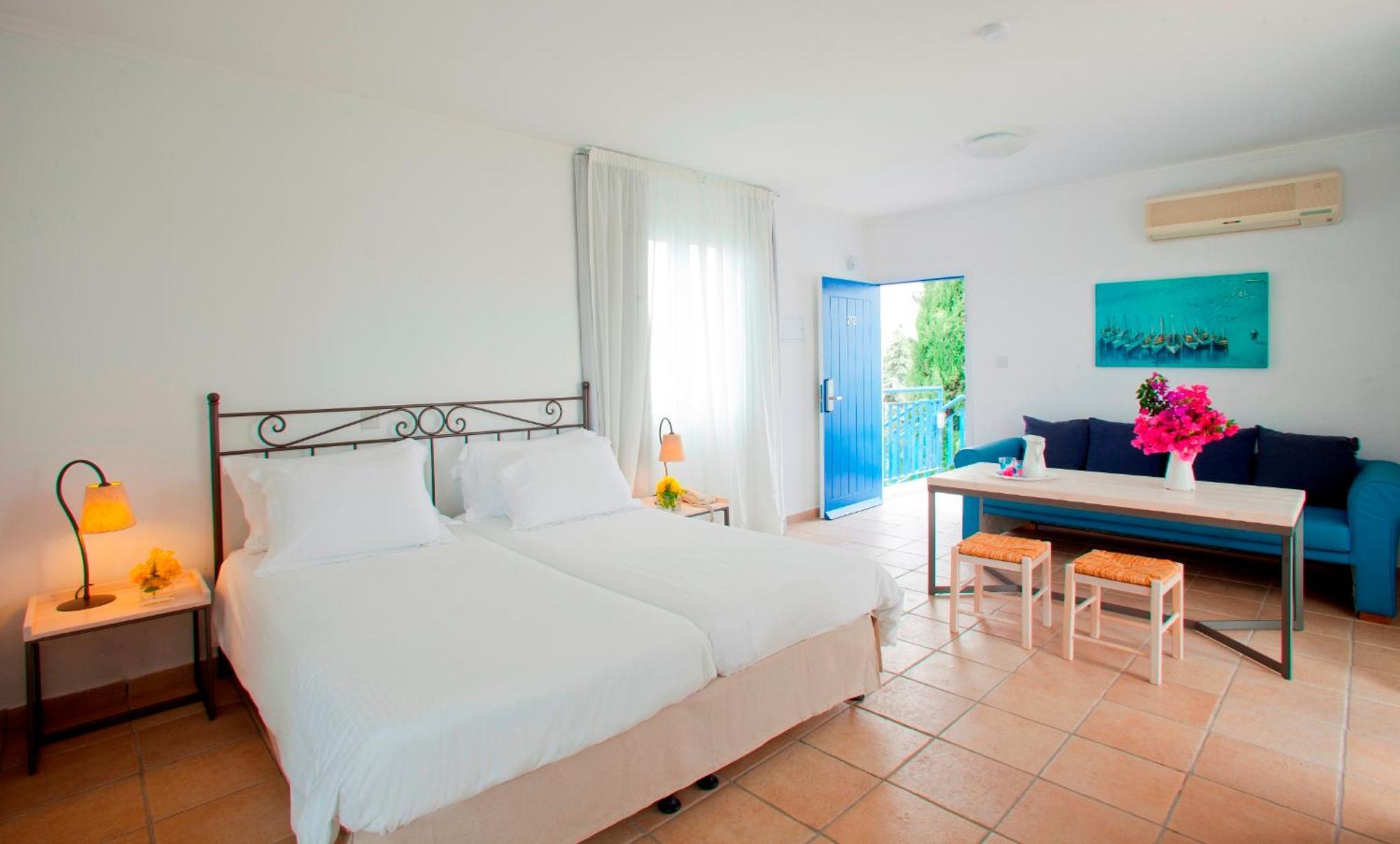 Superior Studio,820619153:JPEG