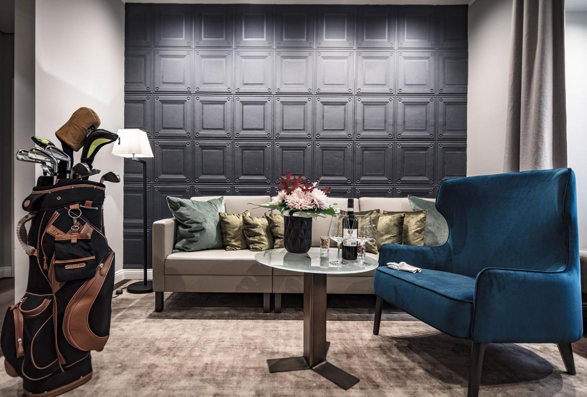 Castle Suite,687695478:JPEG