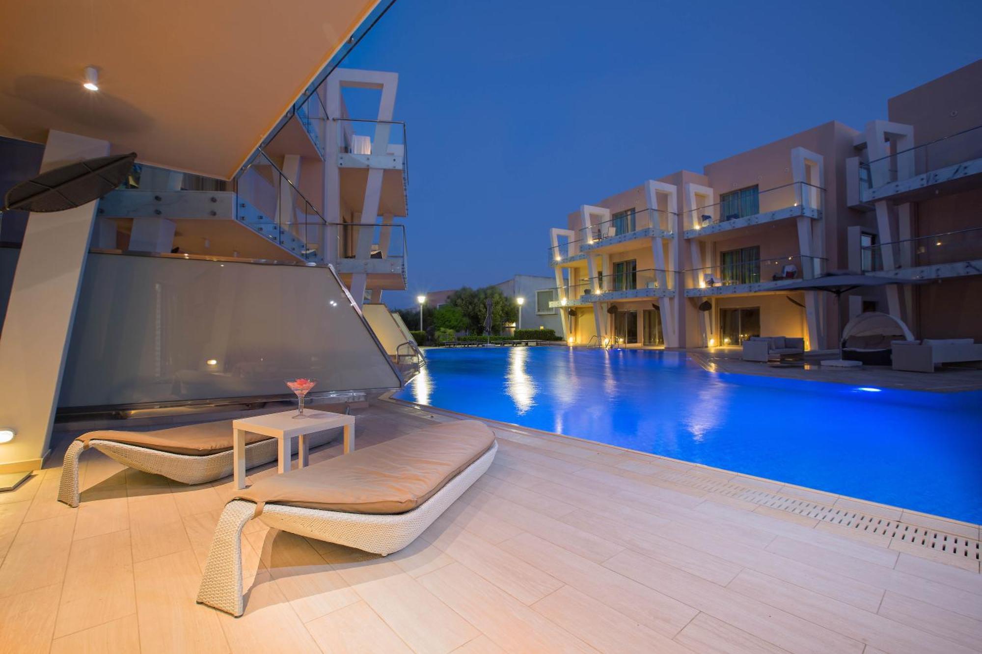 Suite Shared Pool,1123421454:JPEG