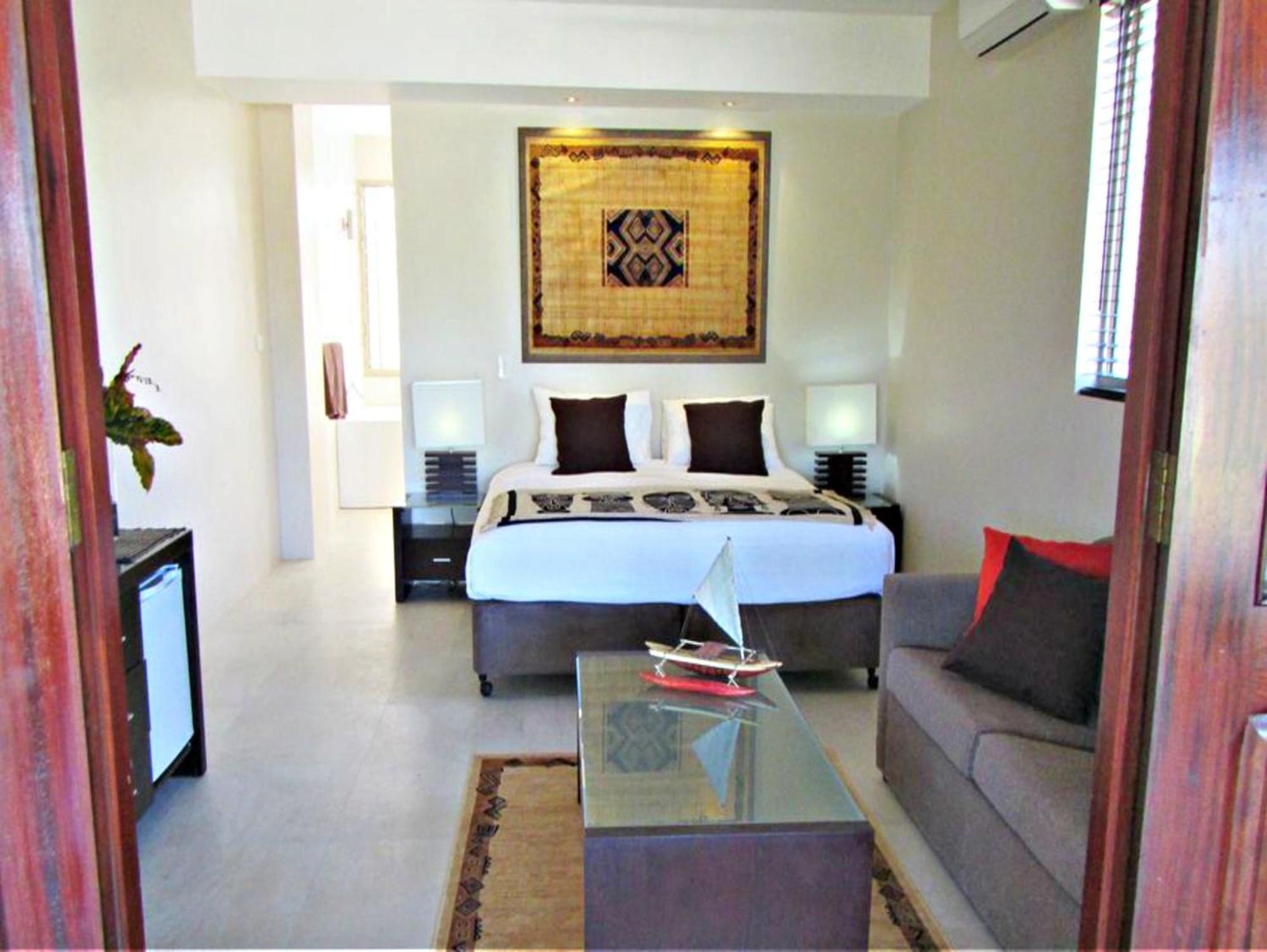 Queen Room with Water View and Spa Bath,694285320:JPEG