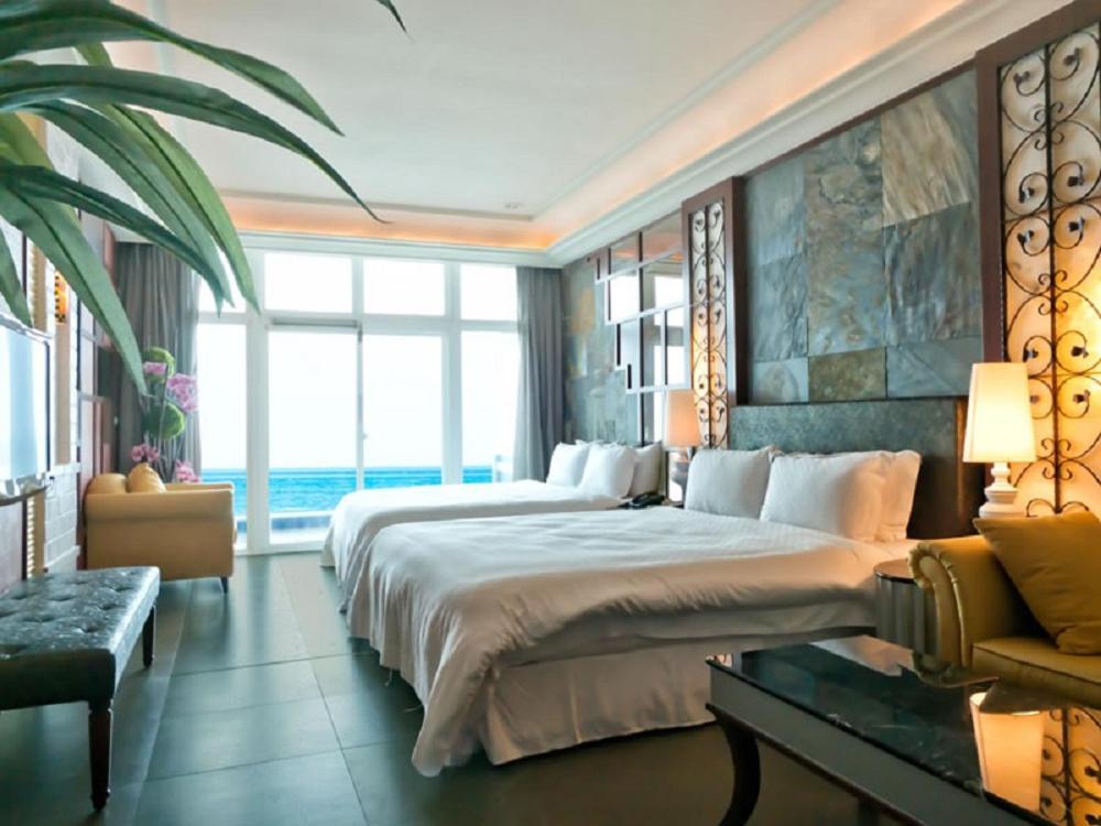 Superior Family Room,695269824:JPEG