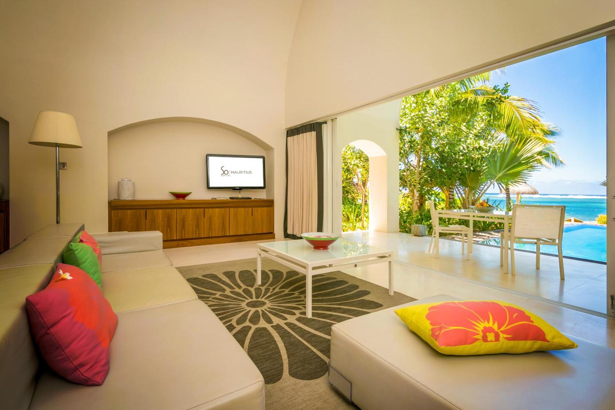 Villa 2 Chambres VIP SO avec Jardin Privé, Salon et Piscine Privée - Côté Plage