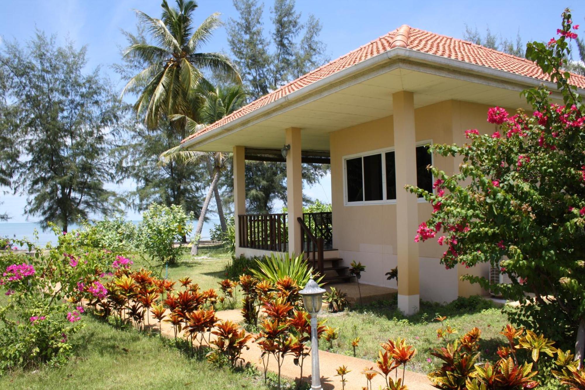 Bungalow Beach Front