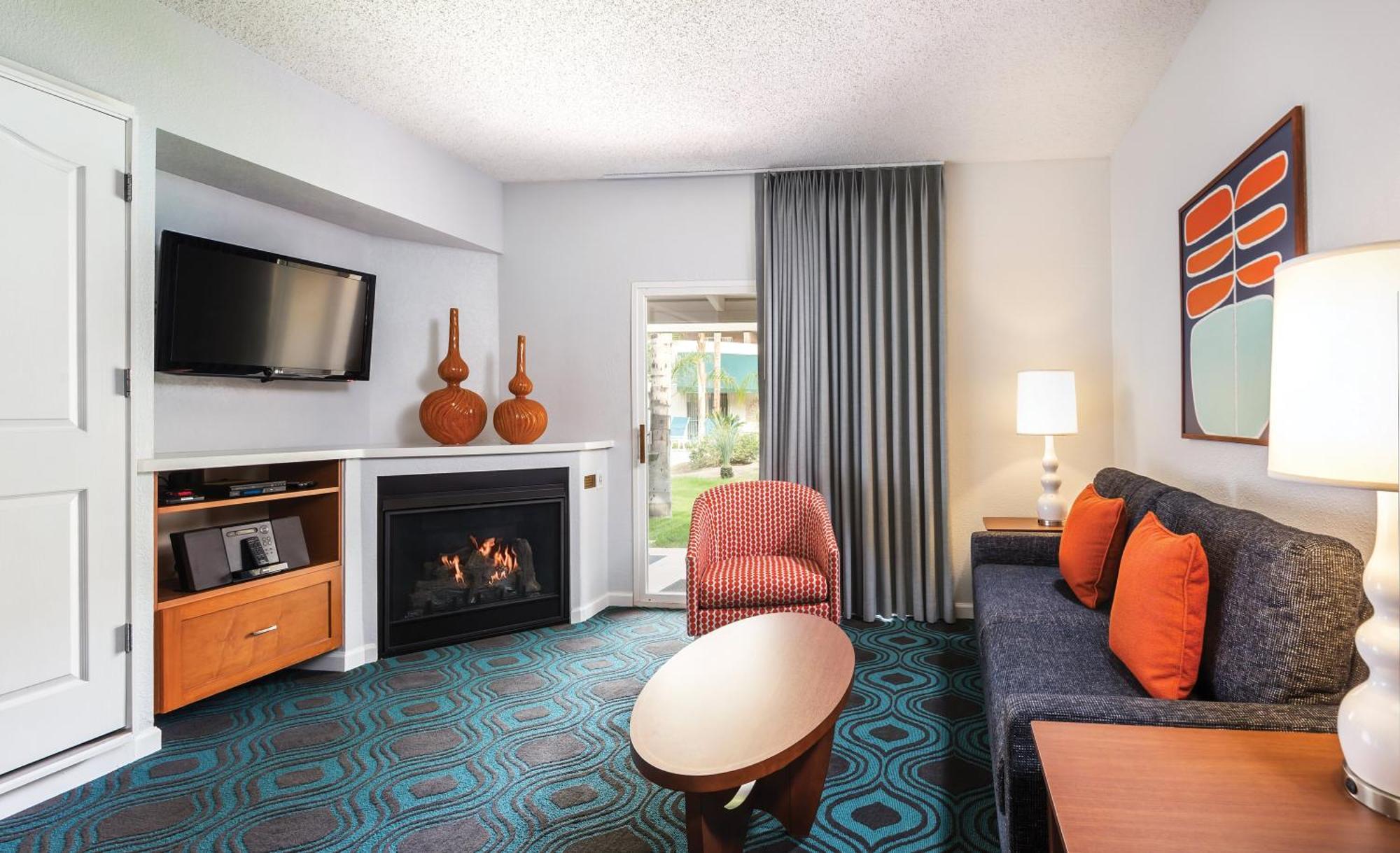 One-Bedroom Condo,712123294:JPEG