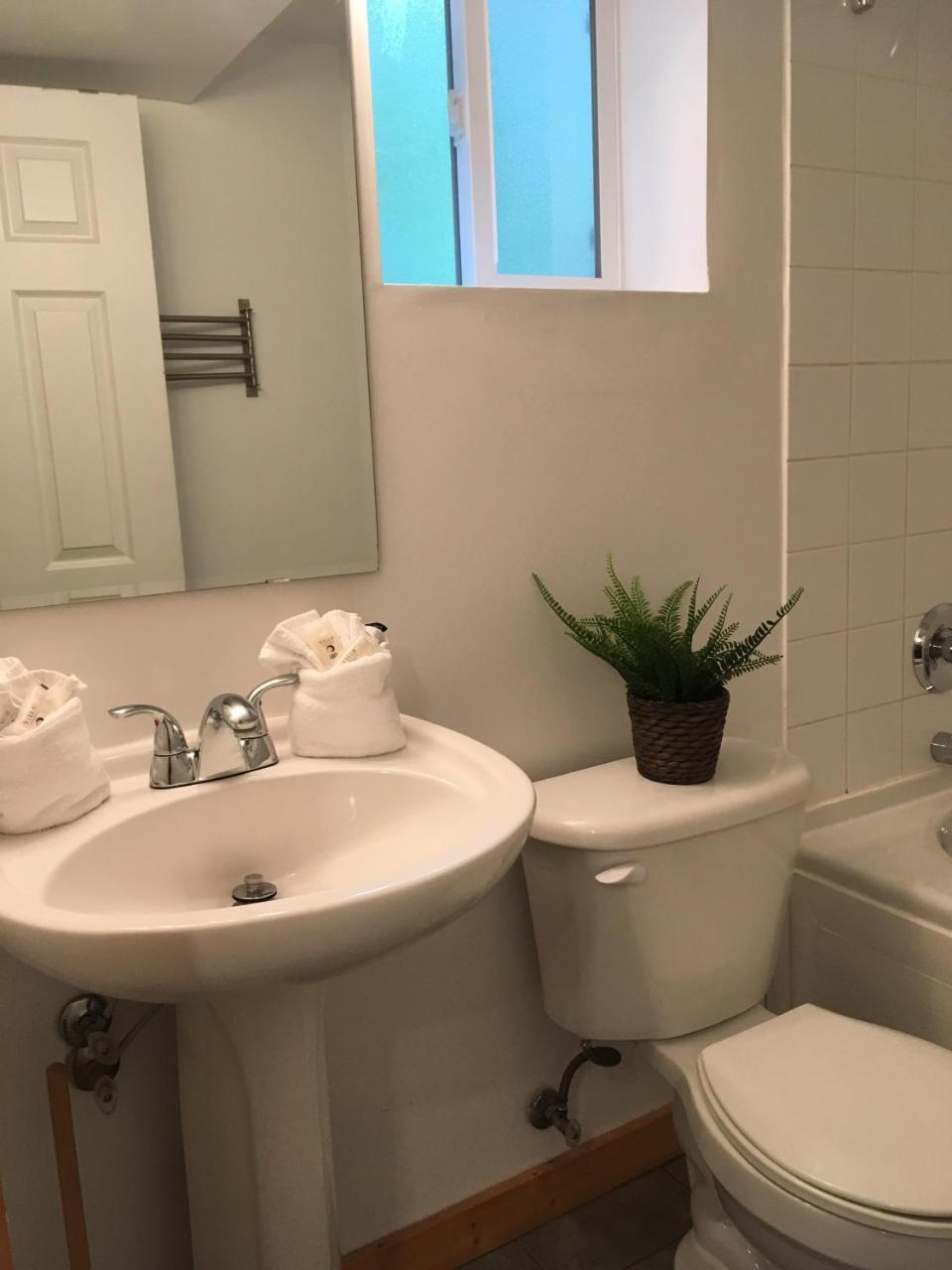 Studio Cottage C (Loft + Hot Tub),785851329:JPEG