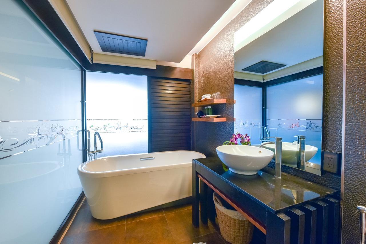 Deluxe Double or Twin Room Sea View,720686278:JPEG