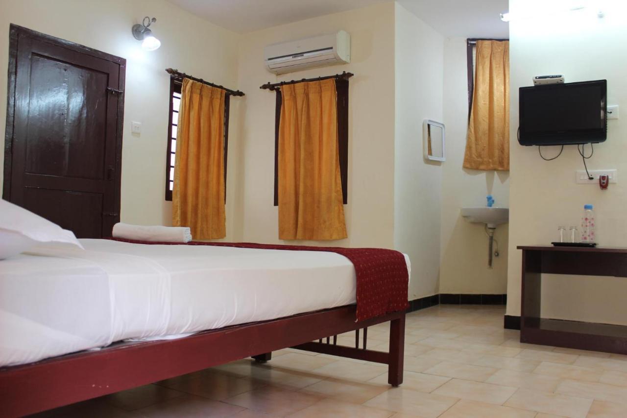 Deluxe Room,721247416:JPEG