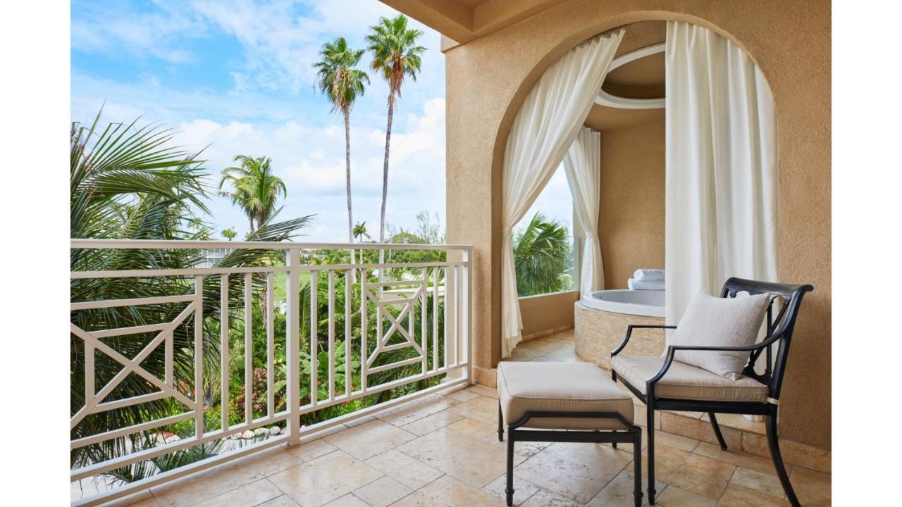 Lodge Island King Suite,736514380:JPEG