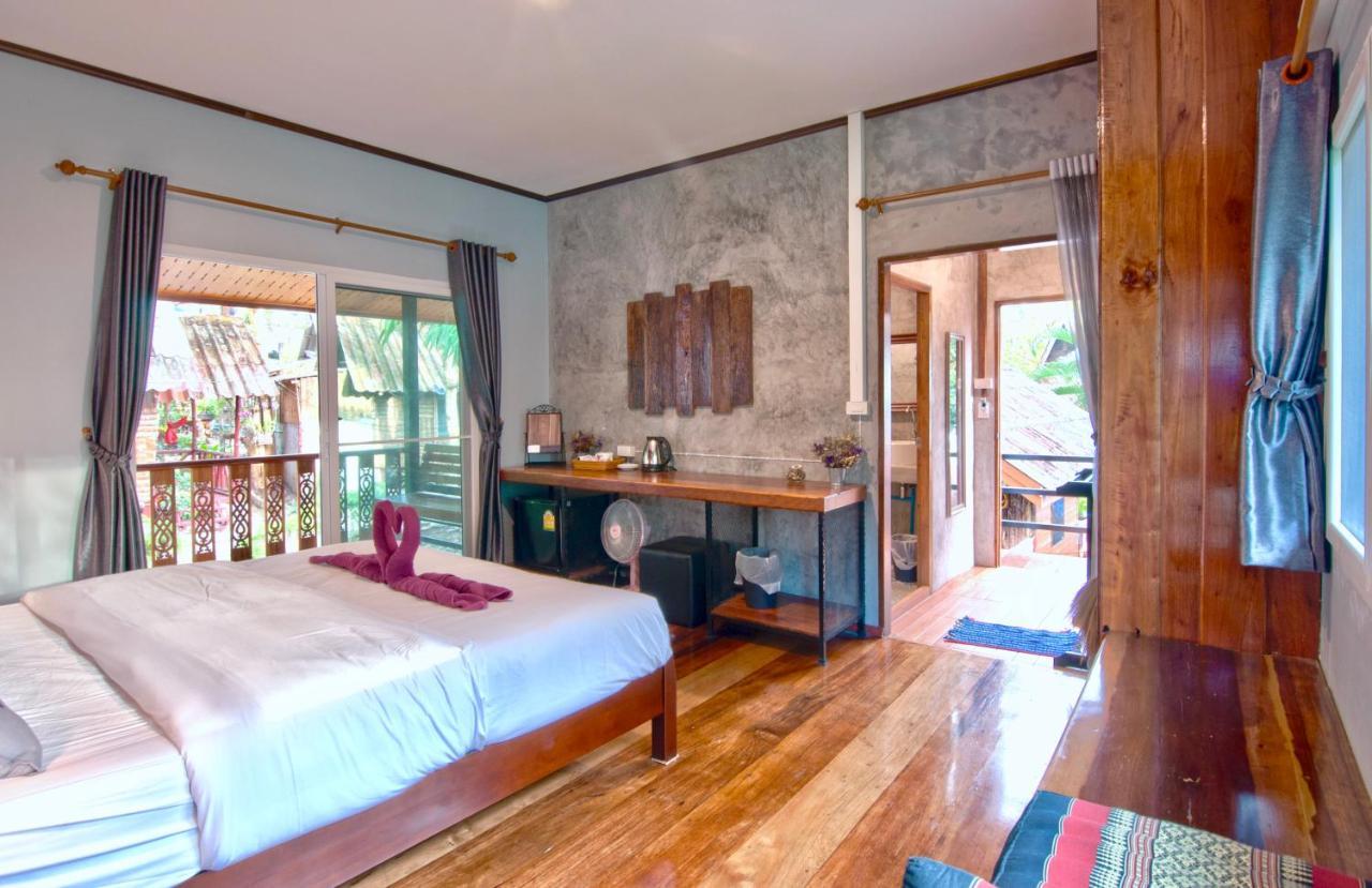 Tropical Bungalow,746457803:JPEG