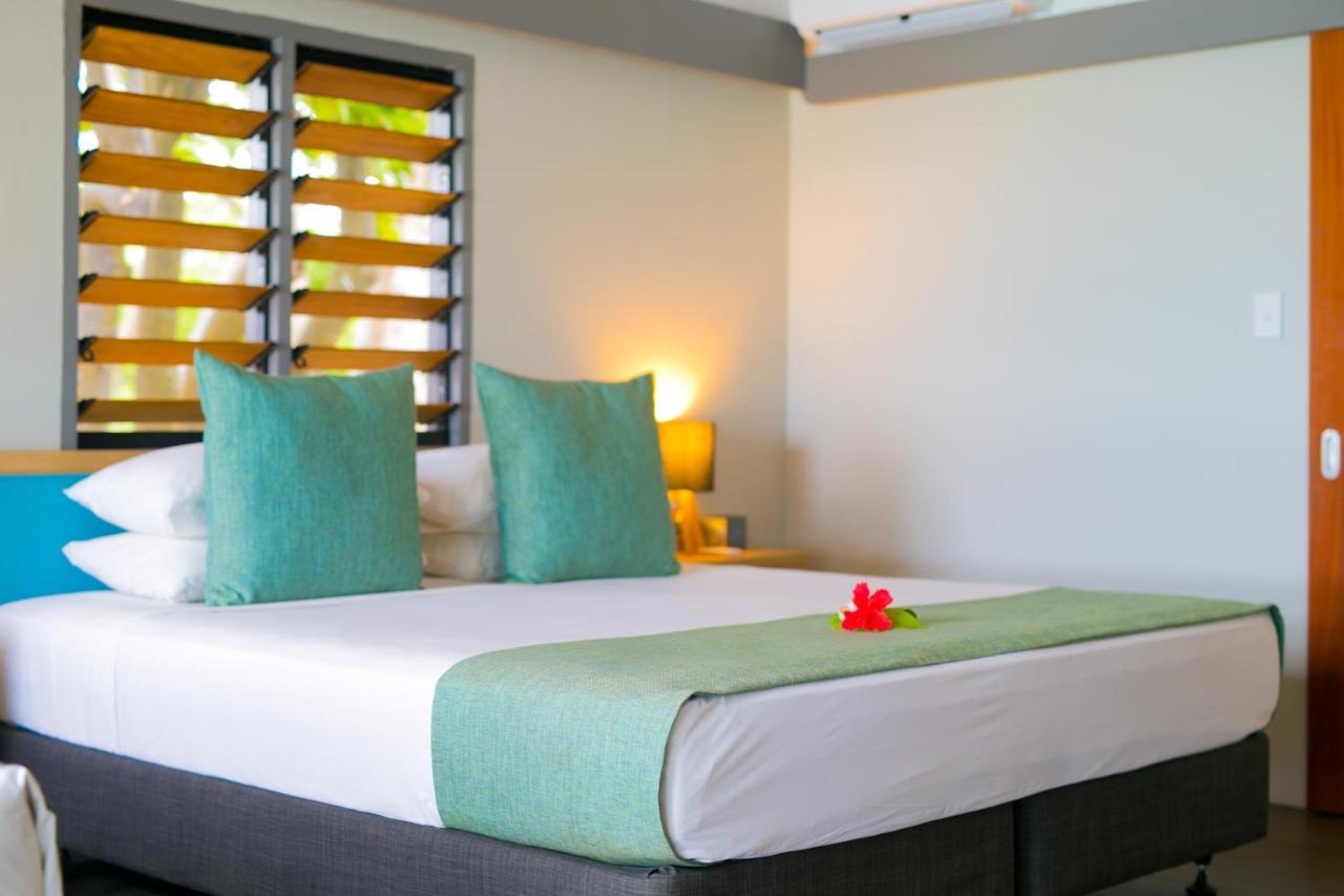 Beachfront Family Bure,746484380:JPEG