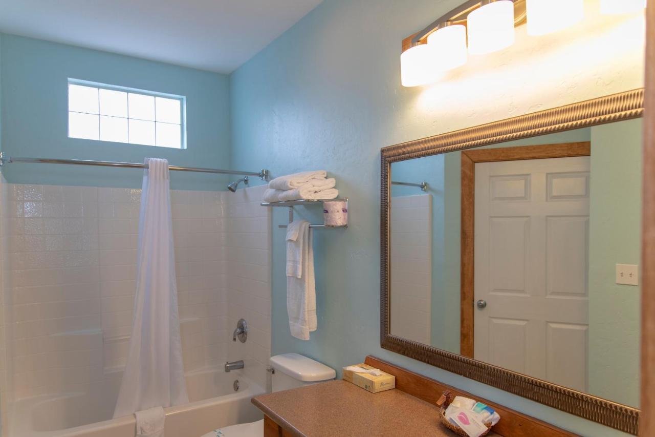 Queen Room,750438494:JPEG