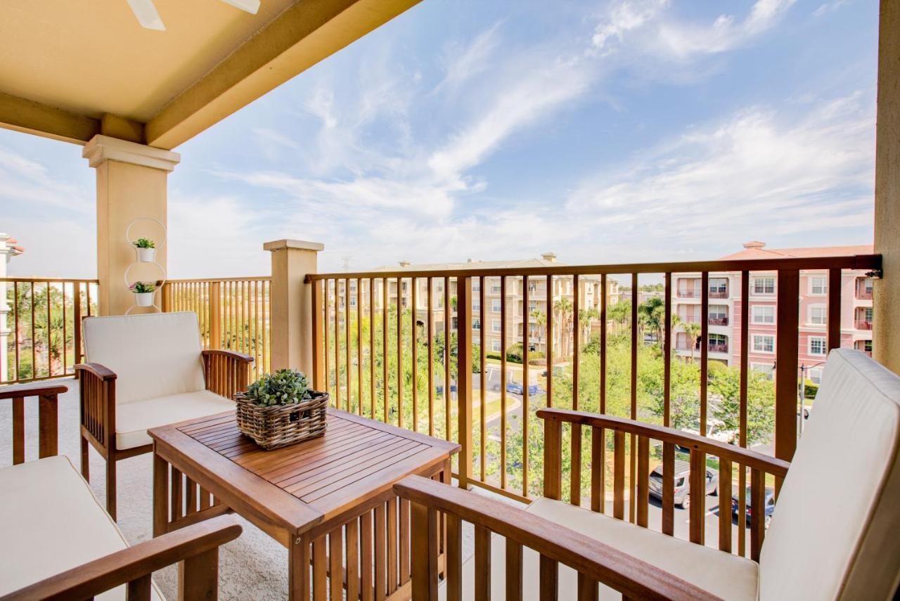 Deluxe Two-Bedroom Apartment