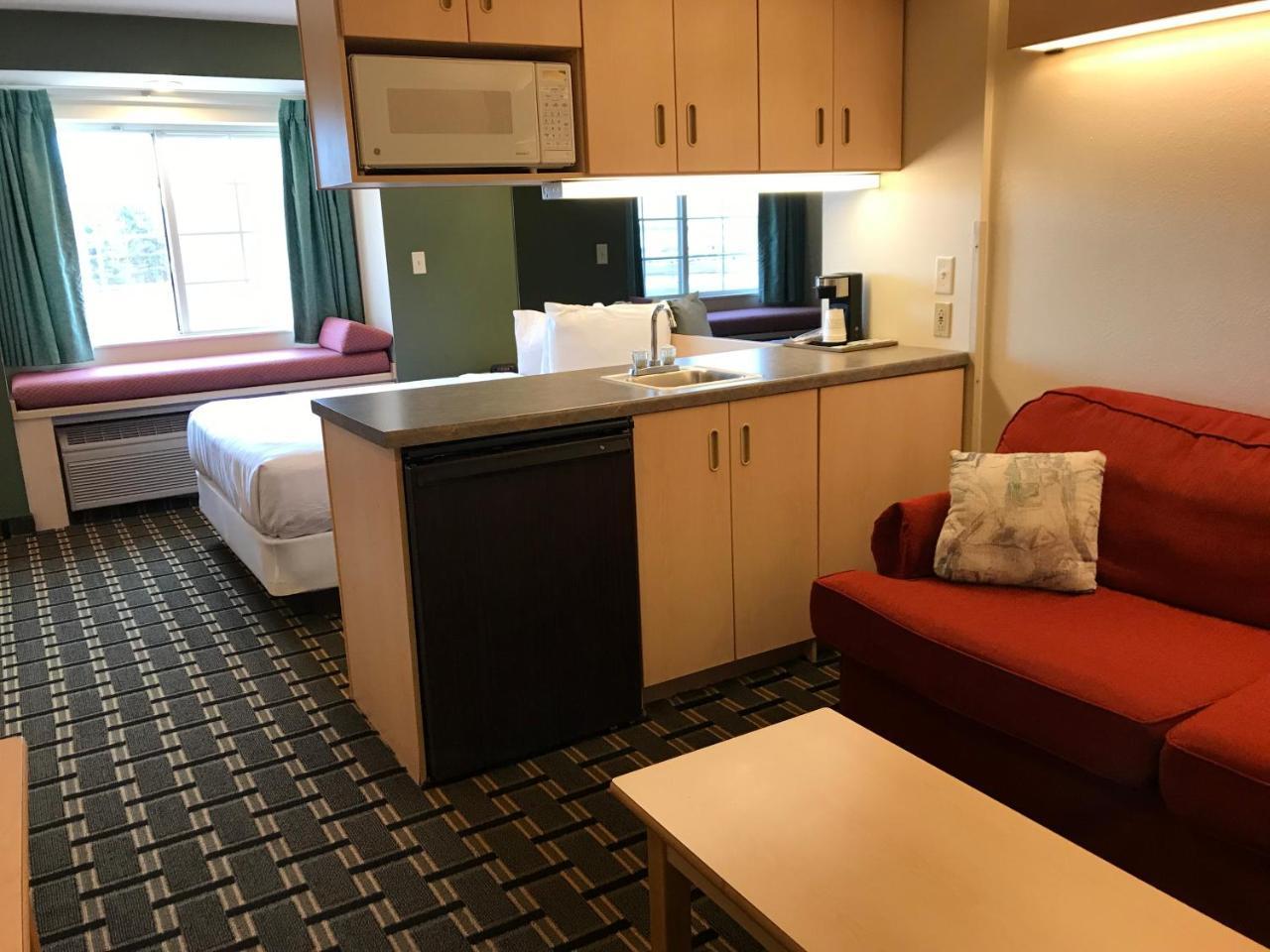 Queen Suite with Sofa Bed  - Non Smoking