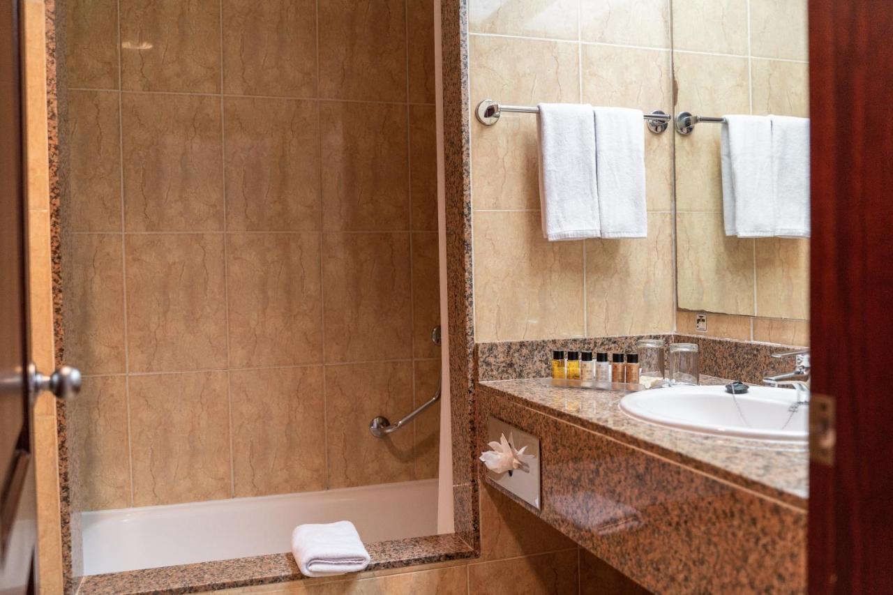 Senator Junior Suite (3 Adults)