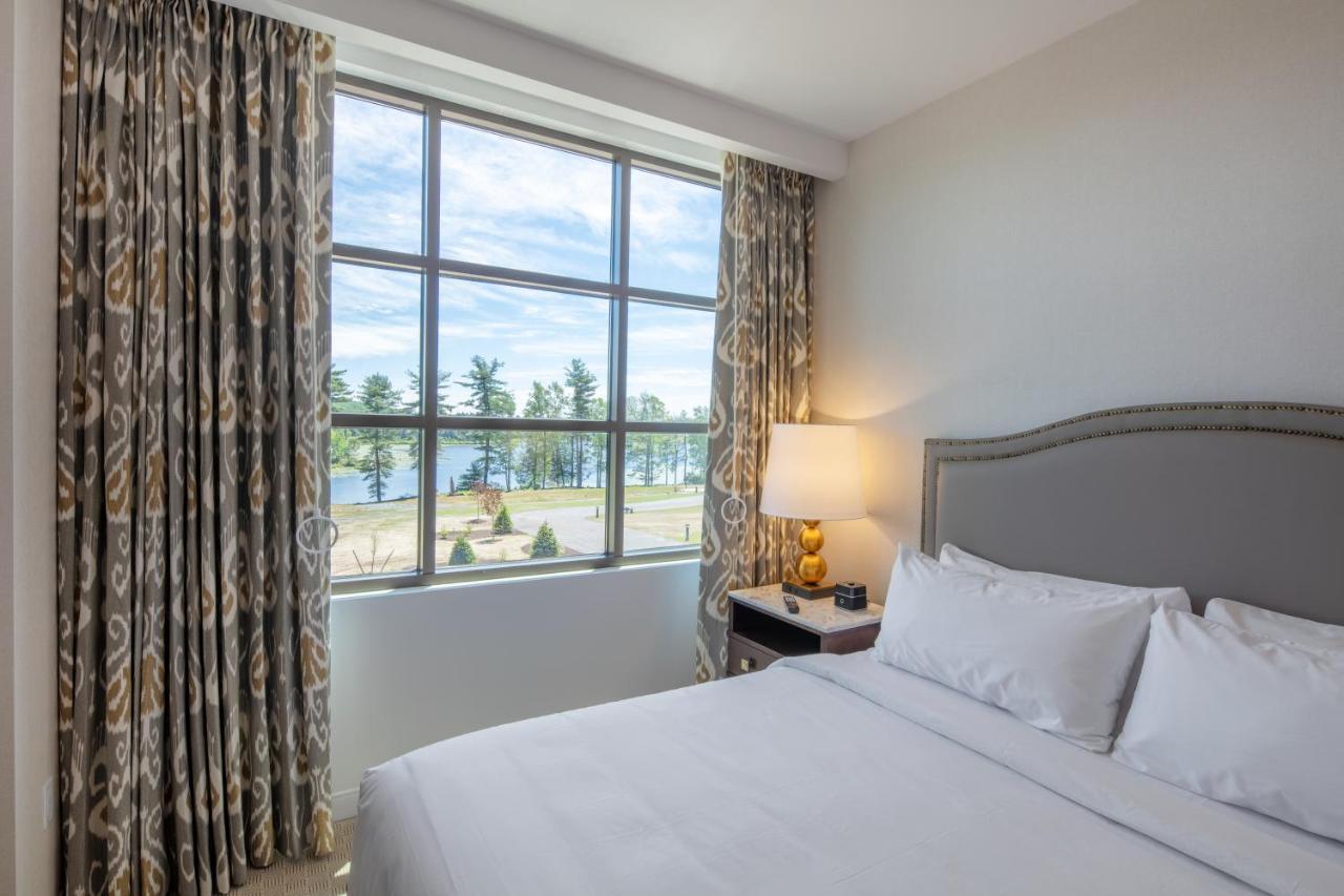 Lakeview Double King- Yoga & Wellness Activities,828759308:JPEG