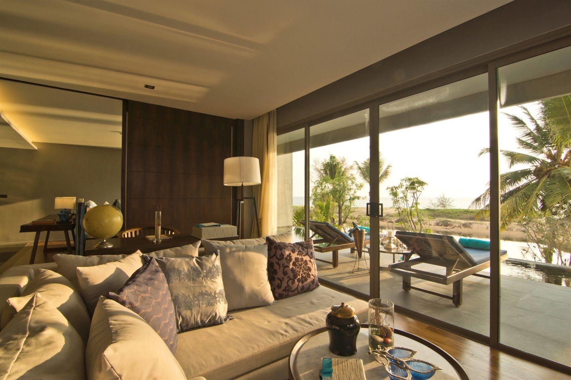 Prestige Pool Suite