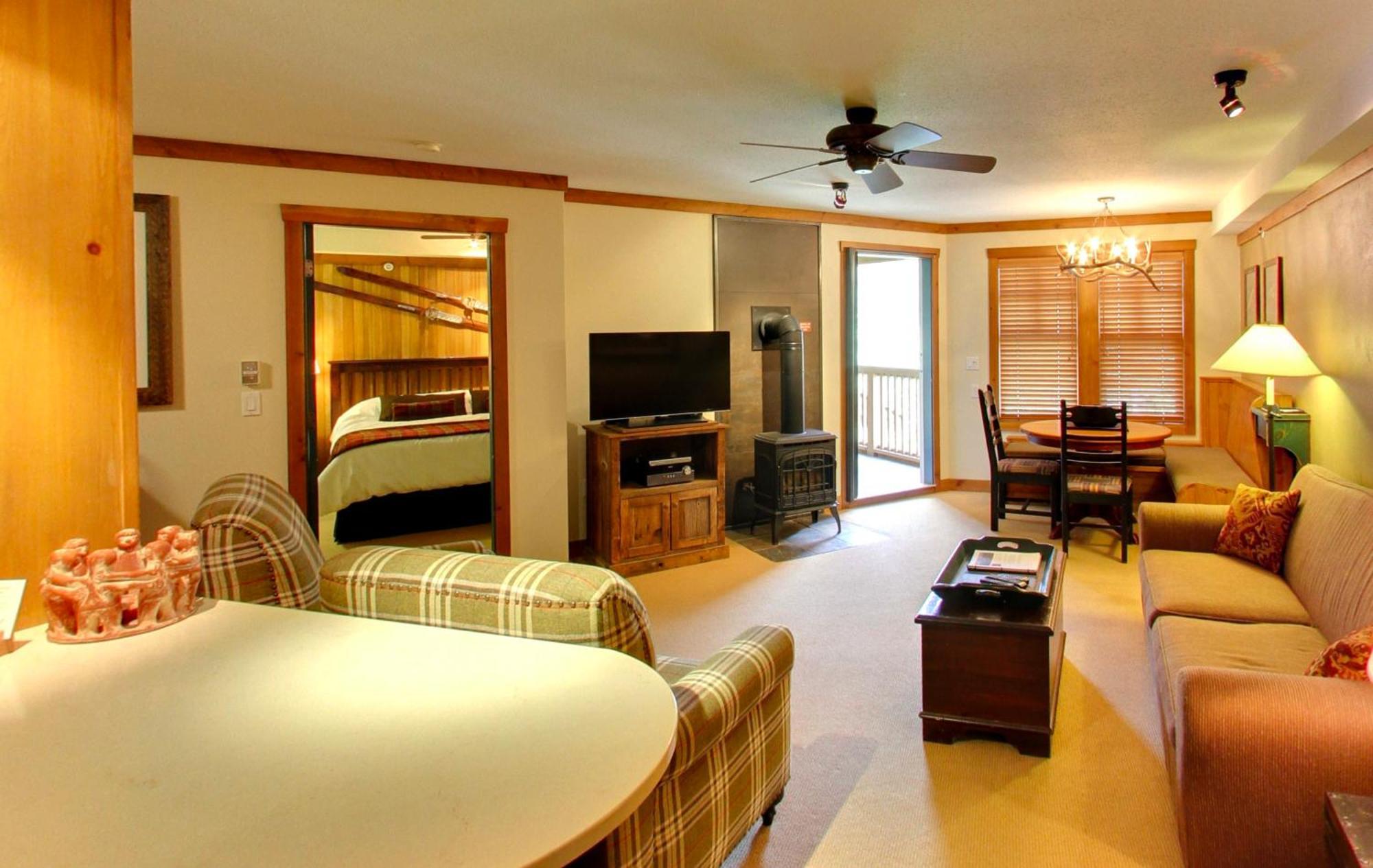 One-Bedroom Suite,774004276:JPEG